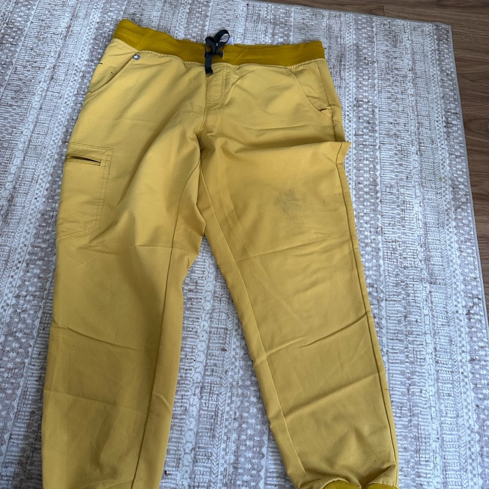 Yellow figs Set